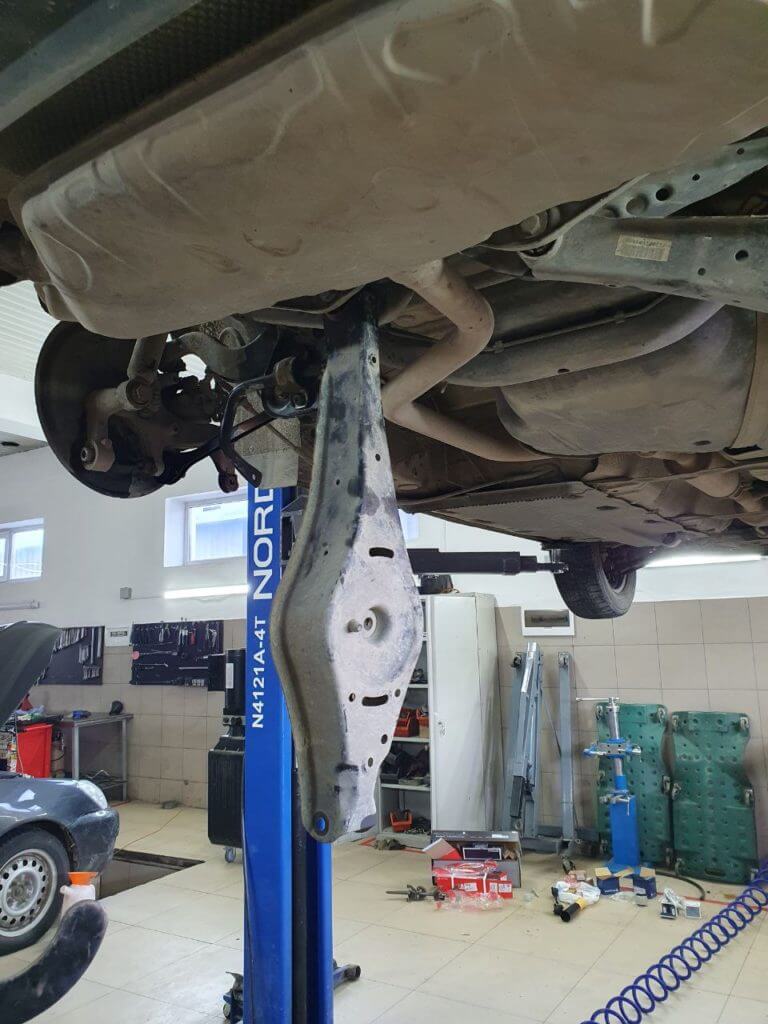 Ремонт подвески на автомобиле Volskwagen Golf в Анапе