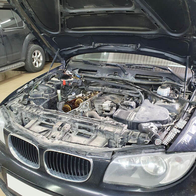 BMW 118 замена прокладки клапанной крышки/мембраны квкг в Анапе