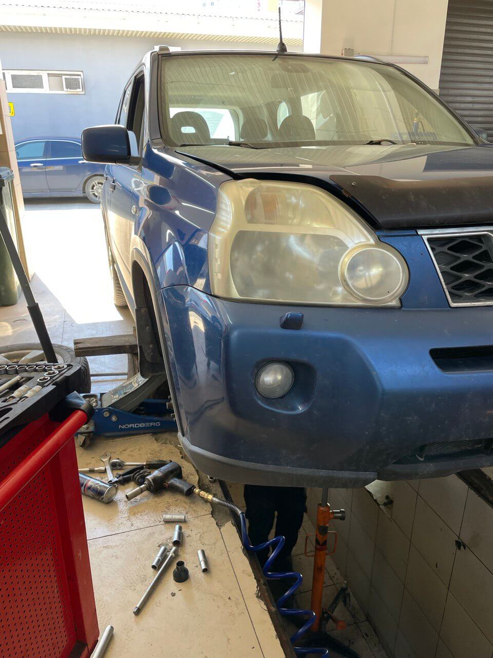 Замена передних рычагов в автомобиле Nissan X-Trail в Анапе